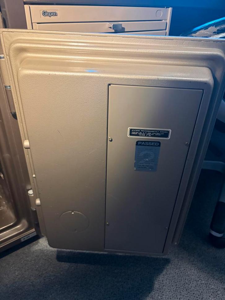 Royalsafe Kluis met sleutel- en cijferslot (47x47x66 cm), Huis en Inrichting, Brandblussers en Brandkasten, Gebruikt, Brandkast