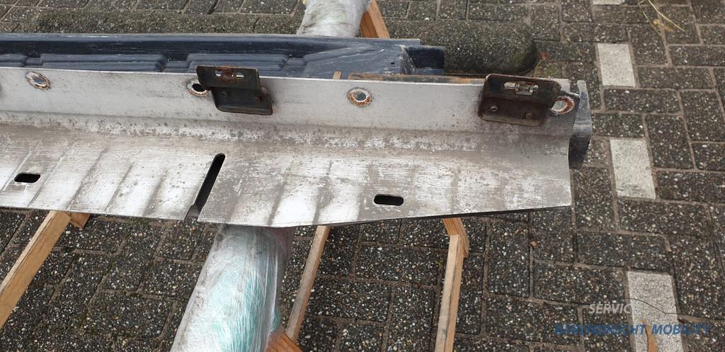 Mercedes W164 ML Klasse treeplank houder links bestuurderska, Gebruikt, Mercedes-Benz AG, Mercedes-Benz, Links