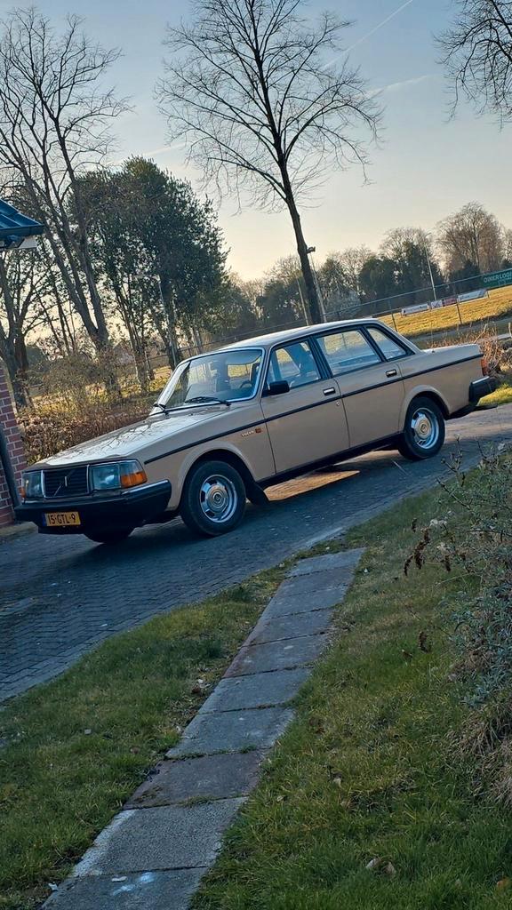Volvo 240 1984 b21a lage kilometers., Auto's, Volvo, Particulier, Bluetooth, LPG, Sedan, Handgeschakeld, Geïmporteerd, Beige, Bruin