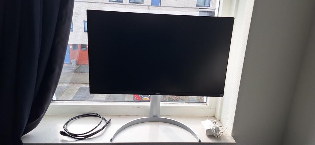 LG UltraFine 27" 4K HDR Monitor (27UP650K) + 8K HDMI Kabel, Computers en Software, Monitoren, Ophalen of Verzenden