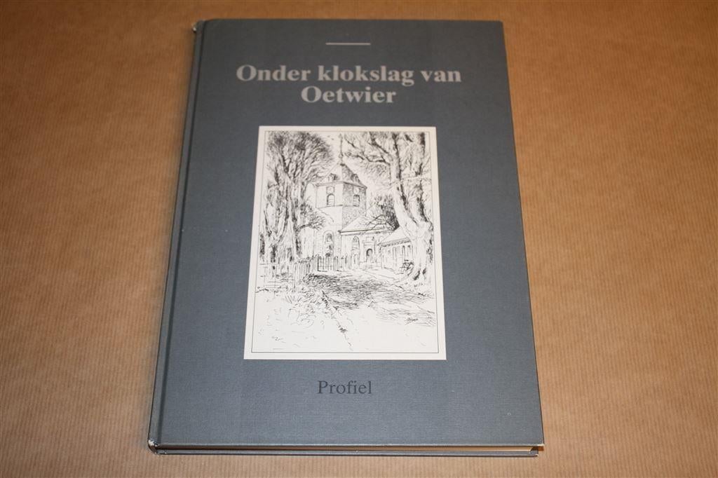 Onder de klokslag van Oetwier, Ophalen of Verzenden, Gelezen