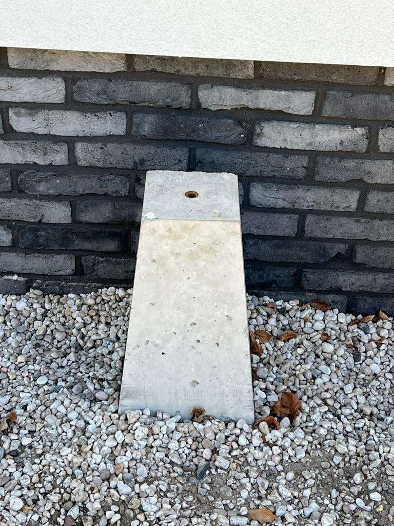 1 Poer te koop, Ophalen of Verzenden, Zo goed als nieuw, Beton, Overige typen