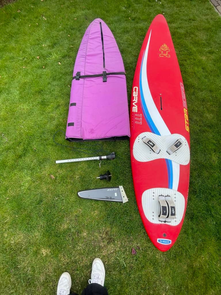 Complete Windsurfset: Starboard Carve 111L, Watersport en Boten, Ophalen, 250 tot 300 cm, Gebruikt, Met vin(nen)