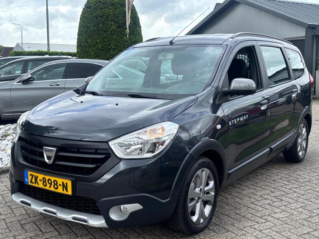 Dacia Lodgy 1.2 Benzine 7-Persoons 2016 149.000 KM, Auto's, Dacia, Voorwielaandrijving, Stof, Gebruikt, 4 cilinders
