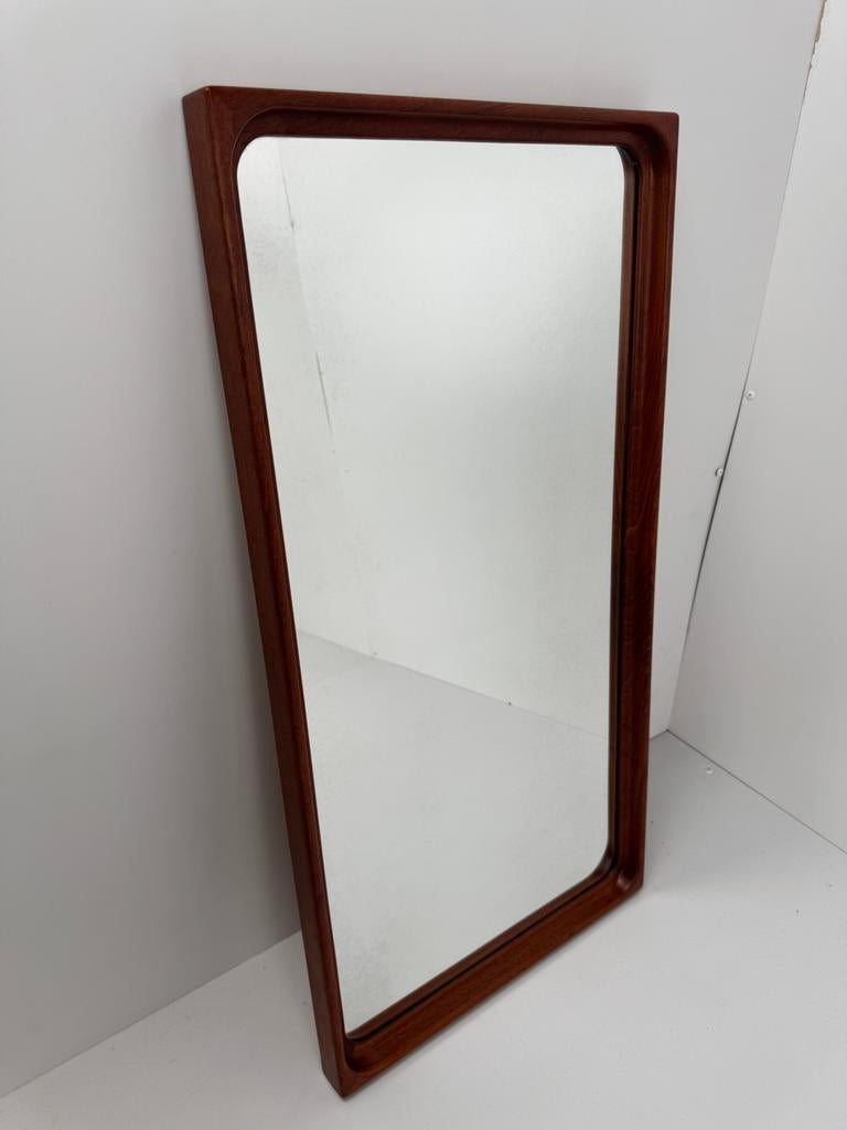 Danish Teak Wall Mirror – Sculpted Mid-Century Frame, Ophalen, Z, Z, Zo goed als nieuw