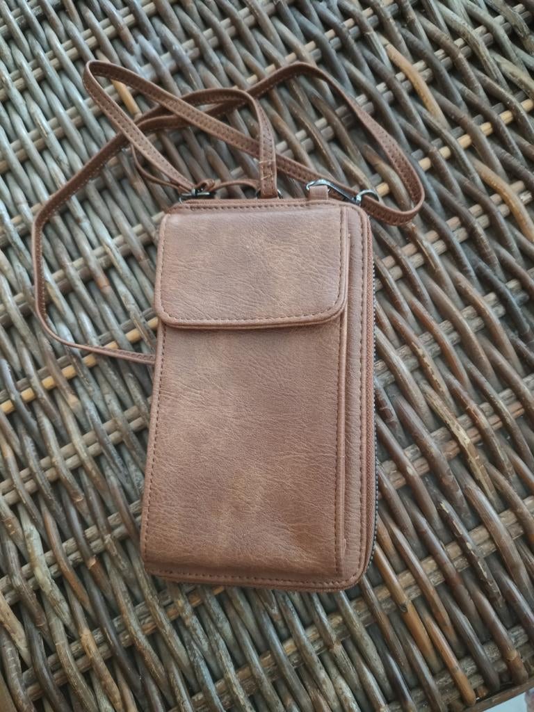 Telefoon tasje bruin, Ophalen of Verzenden, Zo goed als nieuw, Bruin, Overige merken