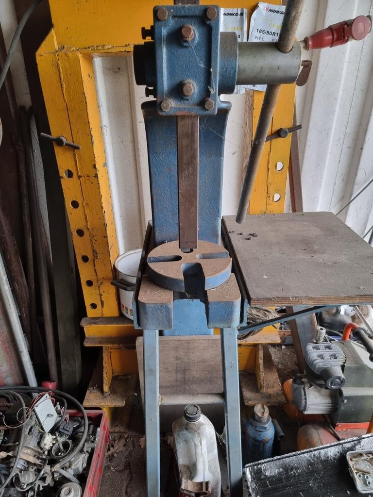 Hand pers, Ophalen