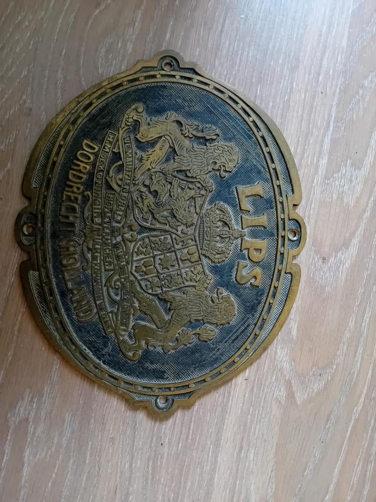 Schild LIPS DORDRECHT, Ophalen