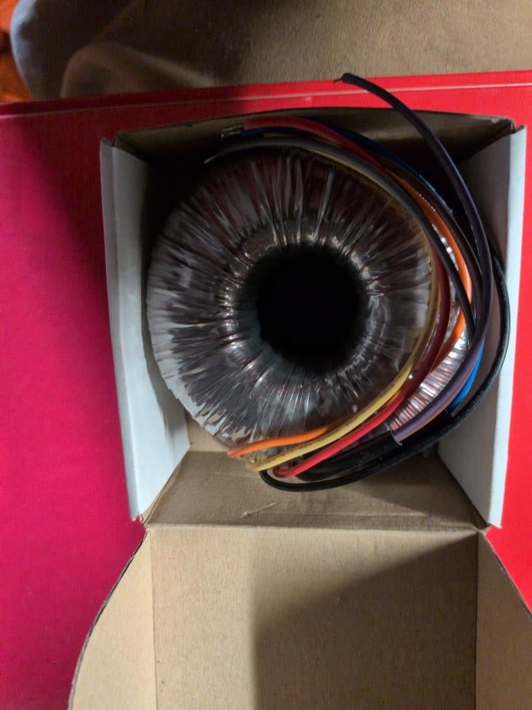 Farnell Ringkerntransformator 160VA 2x115V naar 2x25V, Hobby en Vrije tijd, Elektronica-componenten, Ophalen of Verzenden, Nieuw