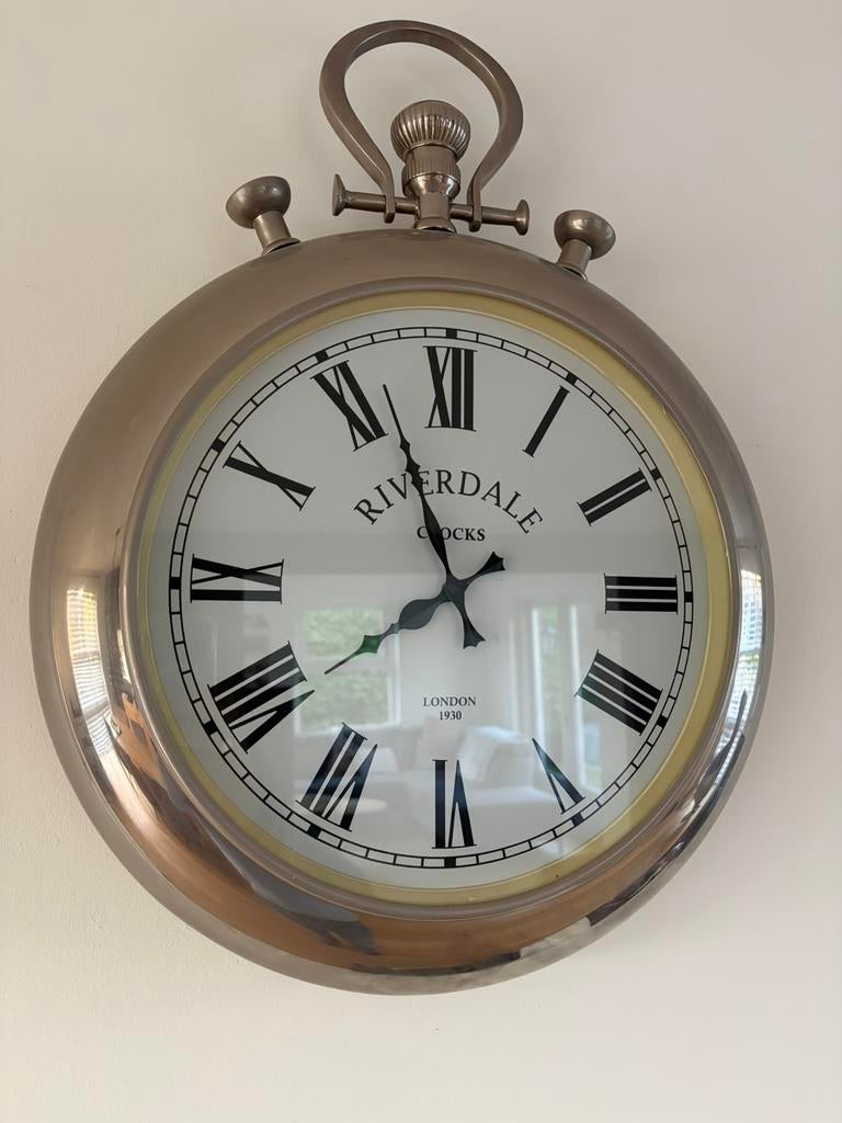 Riverdale wandklok, Huis en Inrichting, Woonaccessoires | Klokken, Ophalen of Verzenden, Gebruikt, Analoog, Wandklok