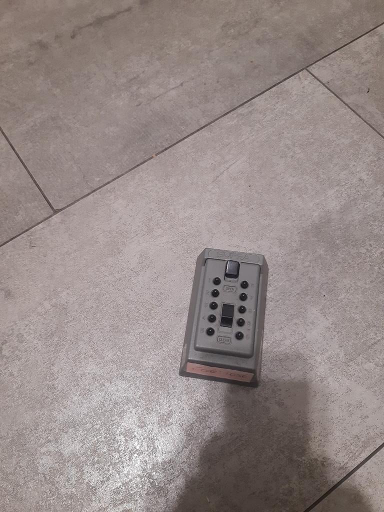 Sleutelkluisje met cijfercode, Ophalen of Verzenden, Gebruikt, Overige materialen, Slot