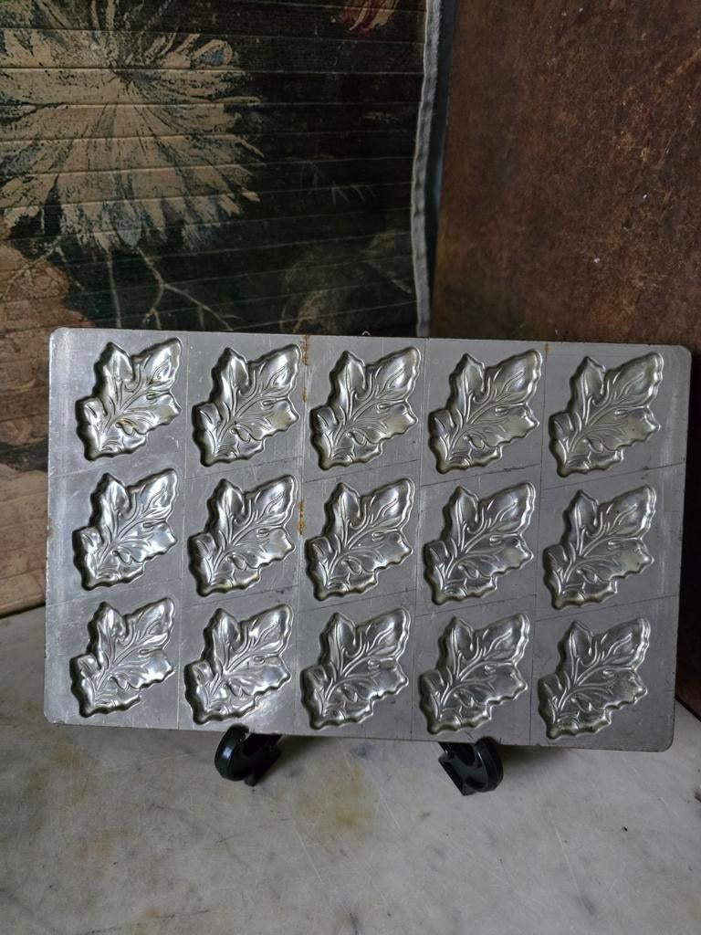 Oude chocolademal eikenblad, Antiek en Kunst, Ophalen of Verzenden