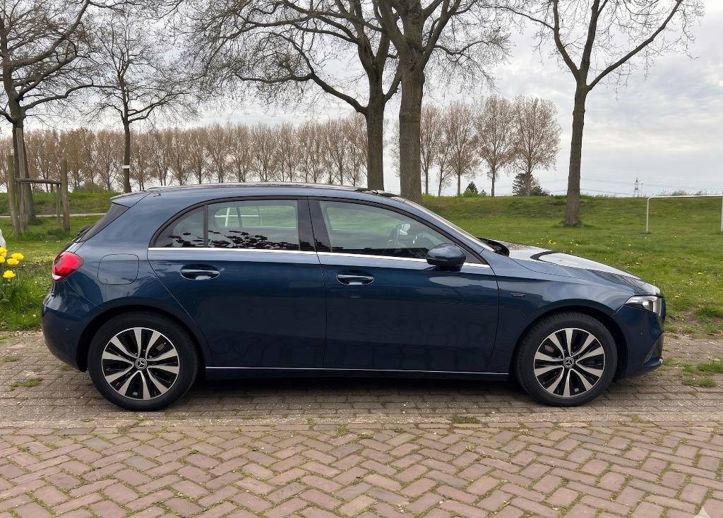 Mercedes-Benz 250e Trekhaak | Burmester | Pano | 360 | BTW, Auto's, Mercedes-Benz, 4 cilinders, Plug-in hybride, 1600 kg, 93 €/maand