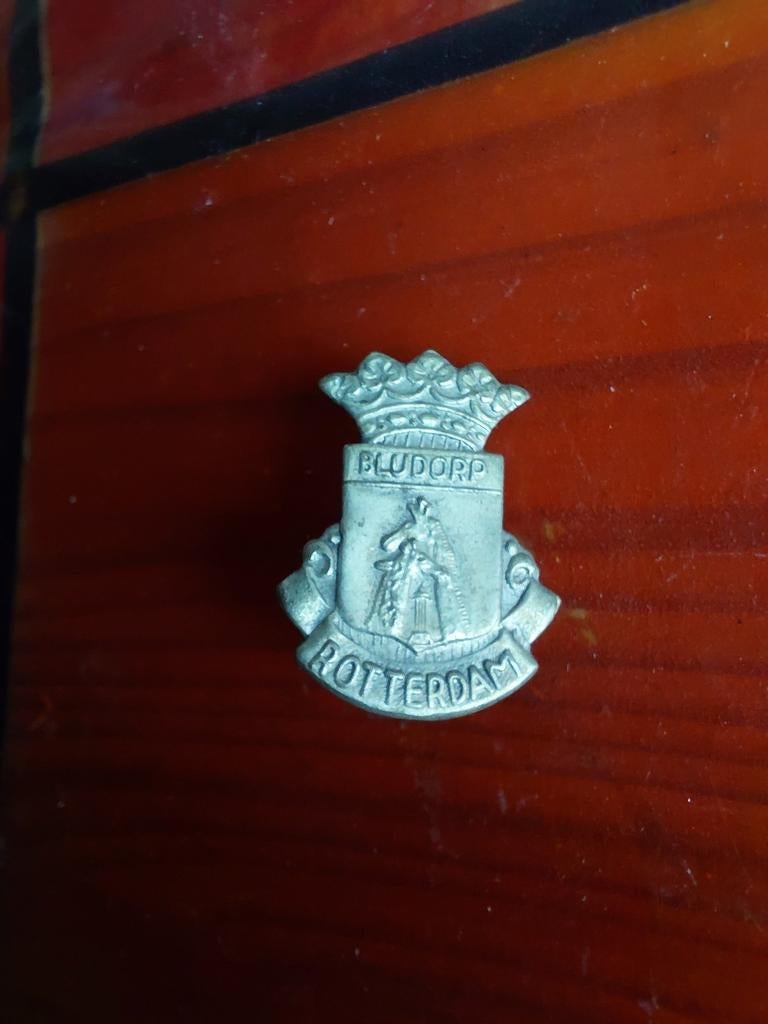 Fraaie oude broche of pin van Diergaarde Blijdorp Rotterdam, Verzamelen, Speldjes, Pins en Buttons, Ophalen of Verzenden