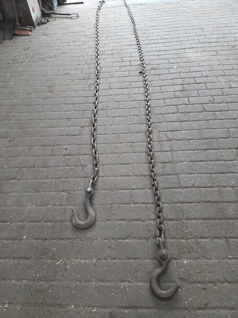 2 zware kettingen, Ophalen