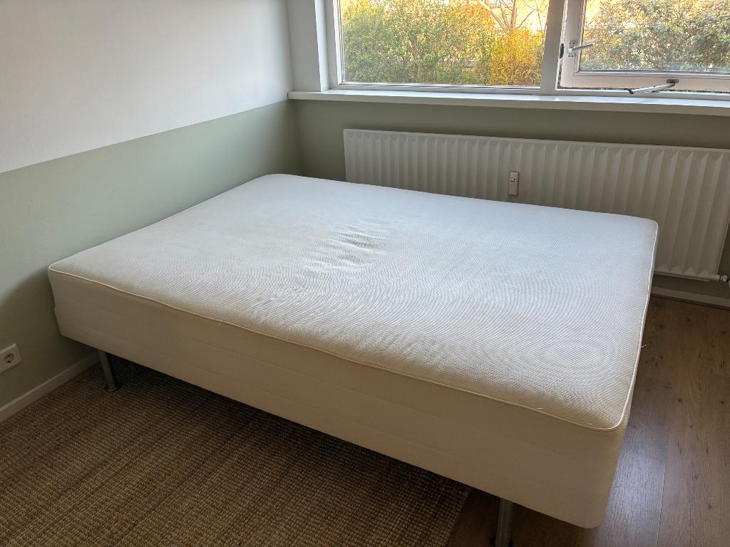 Gratis boxspring - 140 x 200 cm - goede staat, Ophalen, Gebruikt, Wit, Tweepersoons