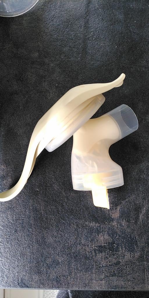 Medela handkolf met borstschild 24mm, Ophalen of Verzenden, Borstkolf