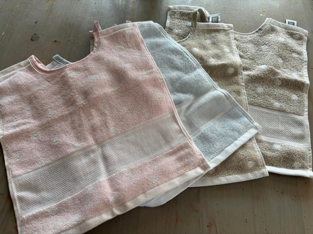 Baby slabbetjes met aida rand om te borduren, Ophalen of Verzenden, Nieuw, Handborduren, Borduurpakket