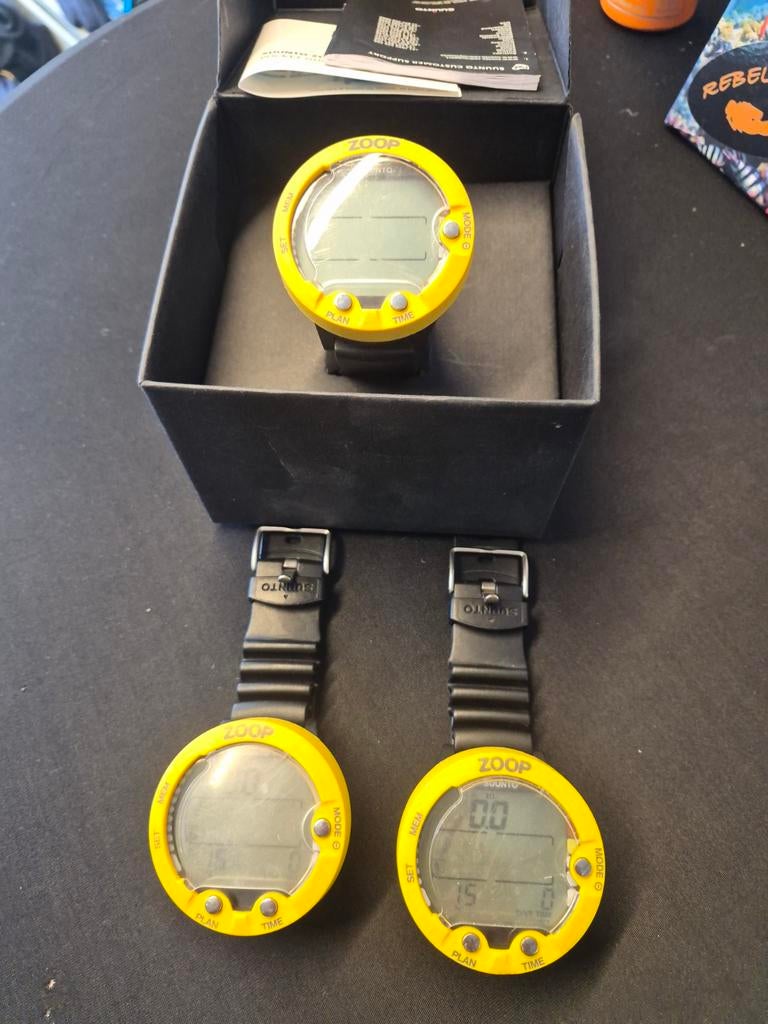 3x suunto zoop,  nog 2 beschikbaar, Ophalen of Verzenden, Duikcomputer