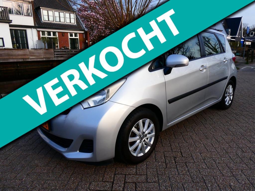 Toyota Verso-S 1.3 VVT-i Comfort Plus 100pk Airco Trekhaak H, Auto's, Voorwielaandrijving, Euro 5, Stof, Gebruikt