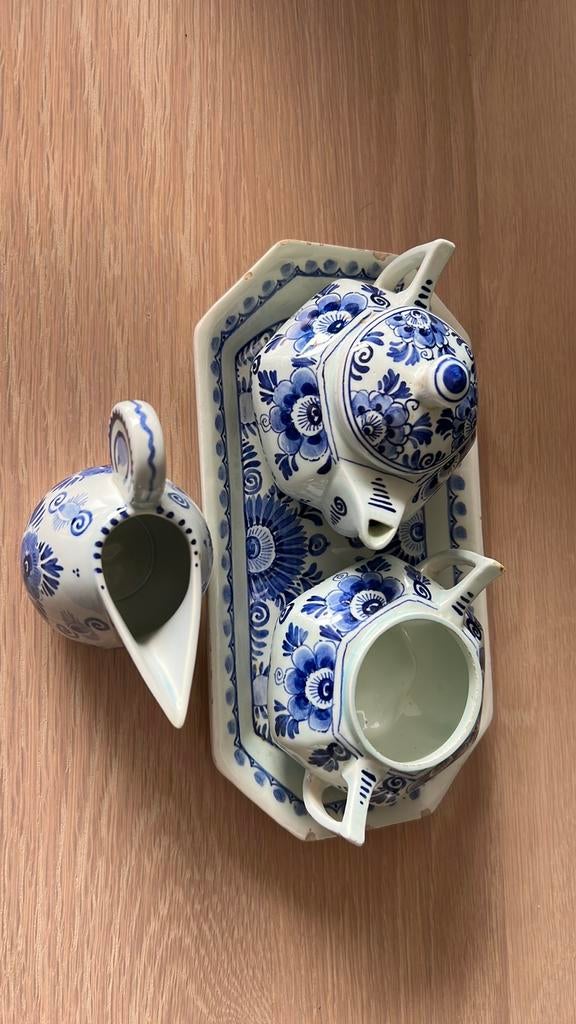 Melkkannetjes en suikerkannetje met plateau, Antiek en Kunst, Ophalen of Verzenden
