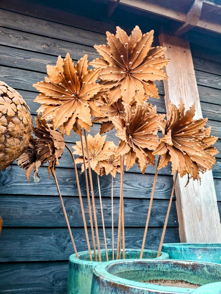 Roest bloem herfst op tuinsteker diameter 25 cm hoog 145 cm., Ophalen of Verzenden, Nieuw