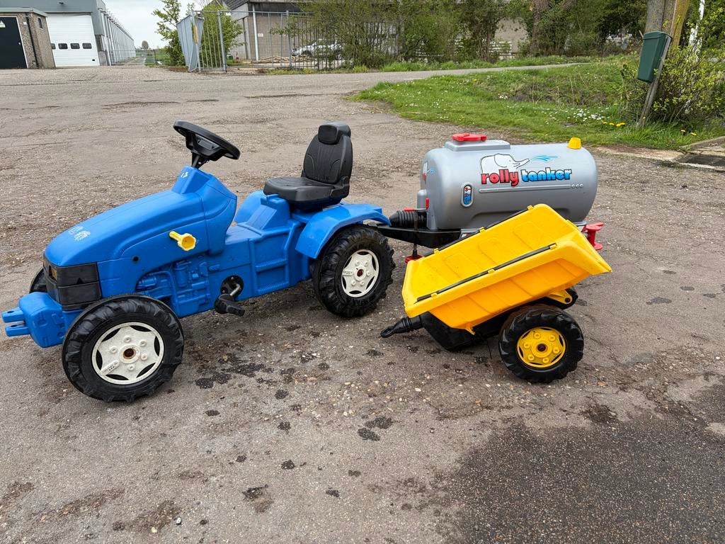 New Holland traptrekker met giertank en kiepwagen, Ophalen, Gebruikt, Trapvoertuig