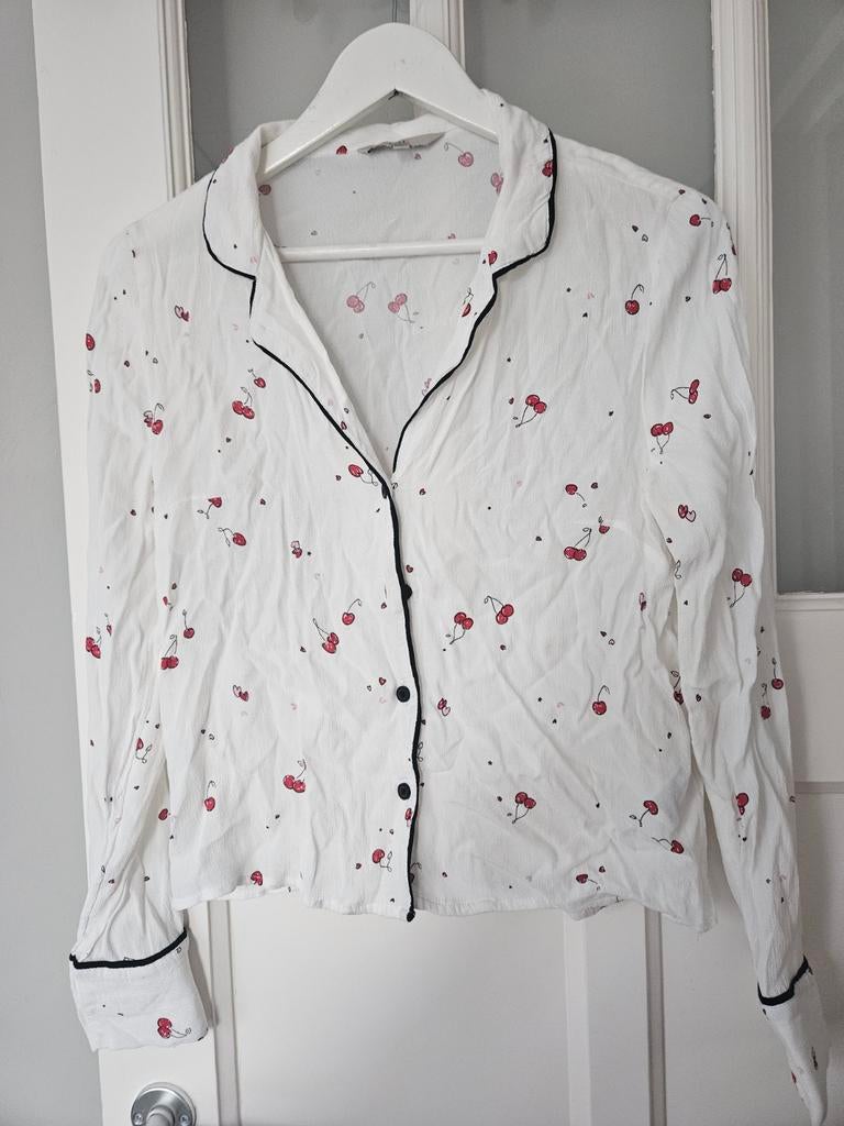 Witte blouse met kersjes van Clockhouse, Maat 38/40 (M), Wit, Ophalen of Verzenden, Zo goed als nieuw