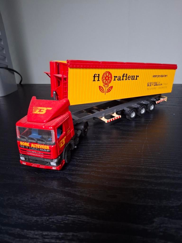 DAF 95 vrachtwagen met oplegger - Florafleur, Hobby en Vrije tijd, Modelbouw | Auto's en Voertuigen, 1:32 tot 1:50, Ophalen of Verzenden