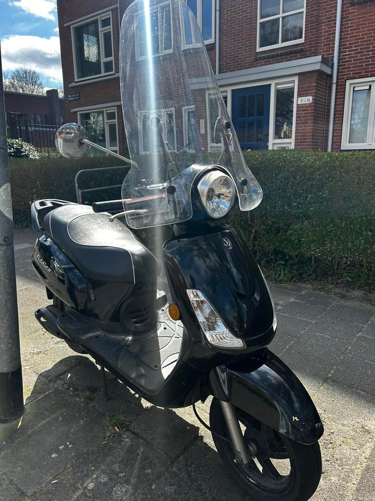 Sym Fiddle II (2013) met accessoires, Ophalen, Gebruikt, Maximaal 45 km/u, Benzine