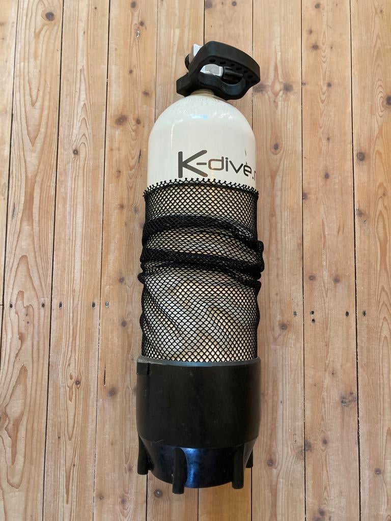 Duikfles 10L ~232  bar / gekeurd tot 2028, Ophalen, Zo goed als nieuw, Duikfles
