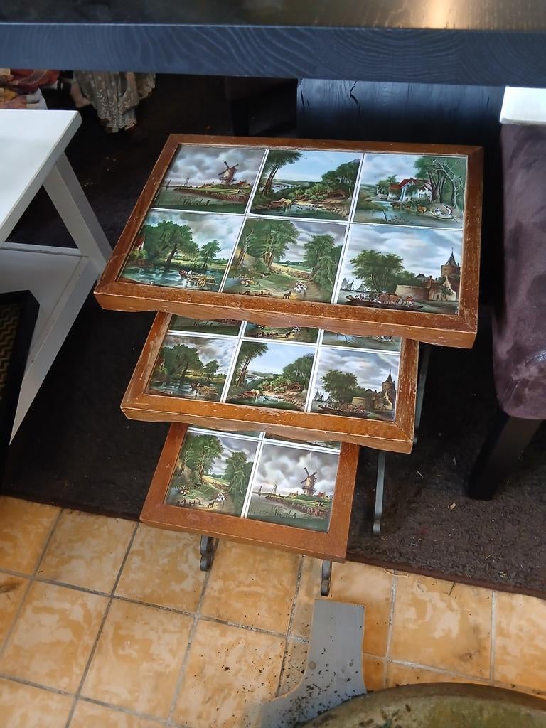 3 bijzet tafels    met tegeltjes er in, Huis en Inrichting, Tafels | Salontafels, Ophalen, 50 tot 100 cm, Rond, 50 tot 100 cm