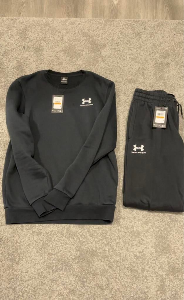 Under Armour Trainingspak Zwart - Nieuw met labels, Ophalen of Verzenden, Nieuw, Maat 46 (S) of kleiner, Zwart