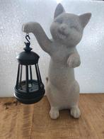 Tuinornament Poes met Lantaarn - Nieuw, Tuin en Terras, Tuinbeelden, Ophalen of Verzenden, Nieuw, Overige materialen, Dierenbeeld