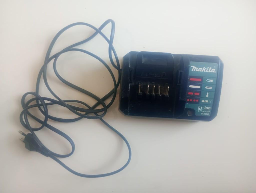 Makita accu lader, Ophalen of Verzenden, Gebruikt