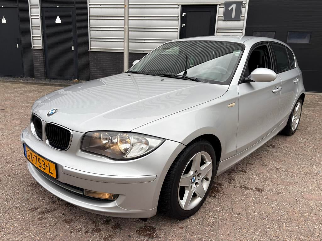 BMW 1-Serie 1.6 116I 5DR 2007 Grijs, Auto's, 1-Serie, Parkeersensor, 4 cilinders, 122 pk