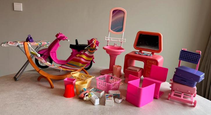 Barbie meubelen divers mattel en merkloos, Verzamelen, Poppen, Gebruikt, Accessoires, Ophalen of Verzenden