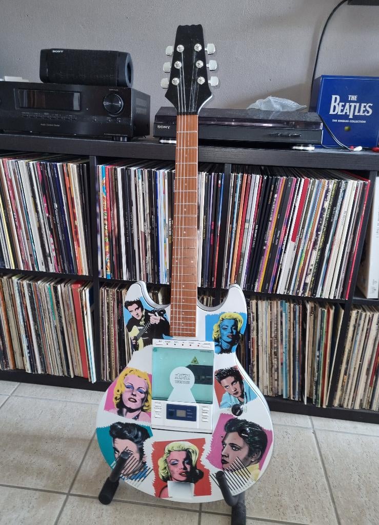 CD-speler radio gitaar Elvis Presley Marilyn Monroe, Ophalen, Zo goed als nieuw, Cd of Plaat