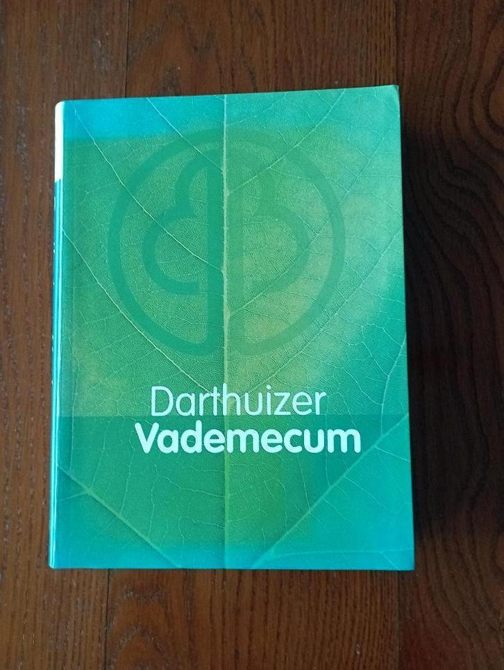 DARTHUIZER VADEMECUM 5 boomkwekerij 1000 afbeeldingen, Boeken, Natuur, Zo goed als nieuw, Bloemen, Planten en Bomen, Ophalen of Verzenden