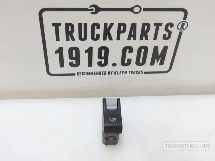 Scania 2239901 Schakelaar Scania, Auto-onderdelen, Vrachtwagen-onderdelen, Scania, Dashboard en Schakelaars, Gebruikt, Ophalen