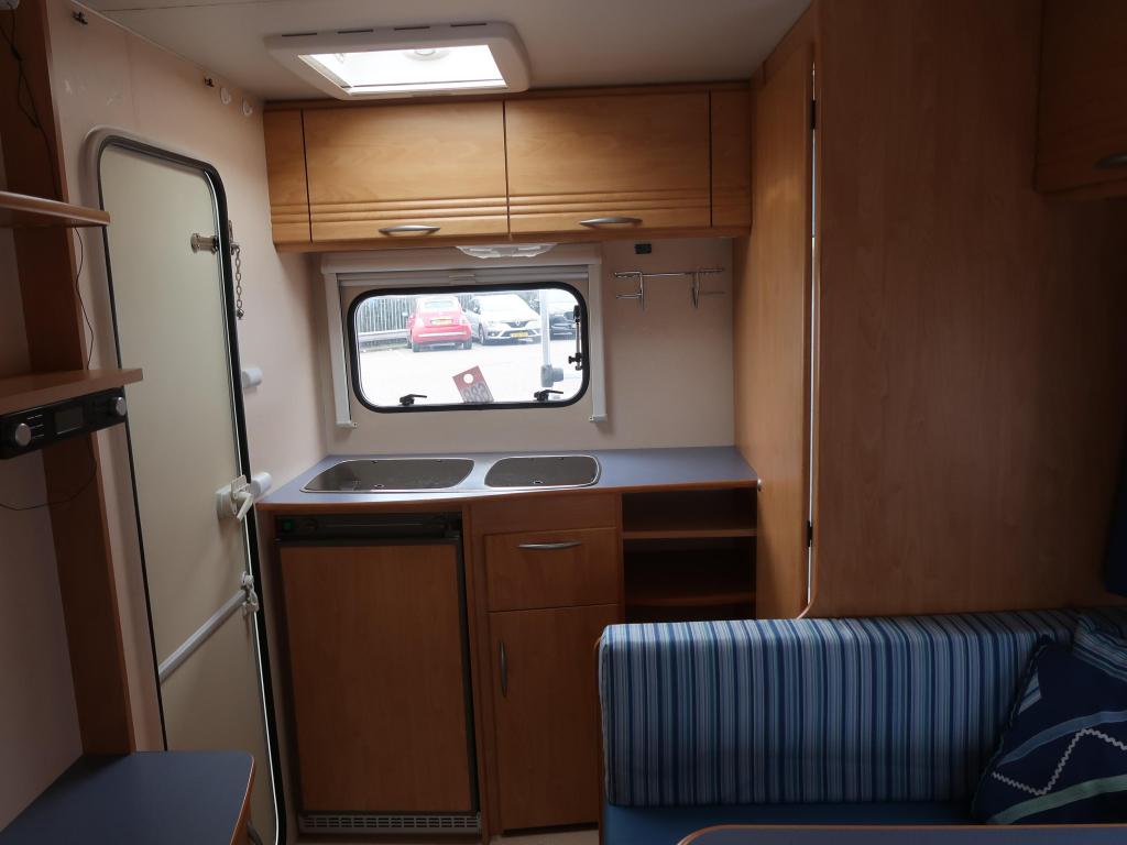 Caravelair Ambiance Style 400 MET UNICO VOORTENT, Kachel, Treinzit, 4 tot 5 meter, Caravelair