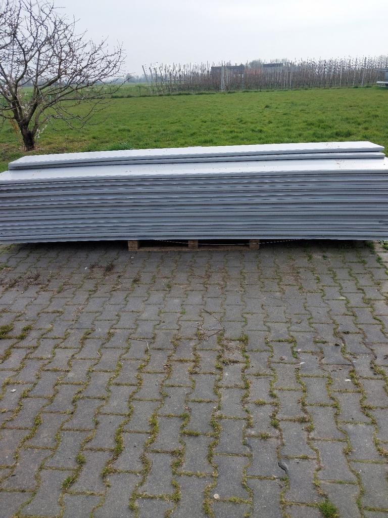 Kunststof planken 3,5 cm dik en 40 cm breed, Gebruikt, 25 tot 50 mm, Ophalen of Verzenden, Plank