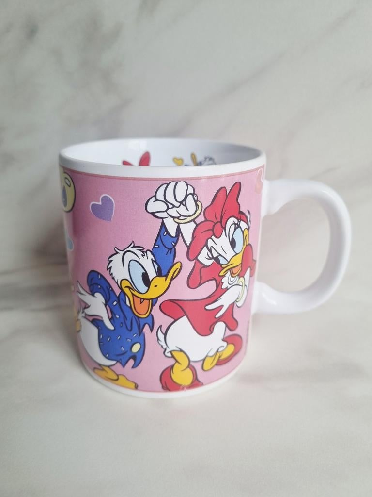 Disney mok Donald Duck en Katrien roze verliefd, Verzamelen, Disney, Verzenden, Donald Duck, Zo goed als nieuw, Servies
