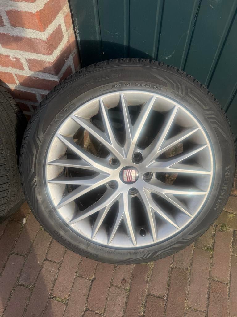 SEAT Leon 17 inch velgen 5x112 met banden 225/45 R17, Auto-onderdelen, Banden en Velgen, Gebruikt, Banden en Velgen, 17 inch, Ophalen of Verzenden