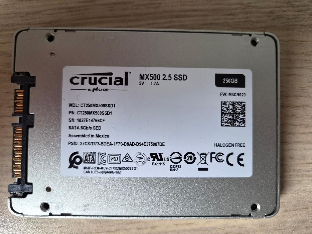 Crucial MX500 2,5" SSD 250GB, Computers en Software, Harde schijven, Intern, Gebruikt, Ophalen of Verzenden, Laptop