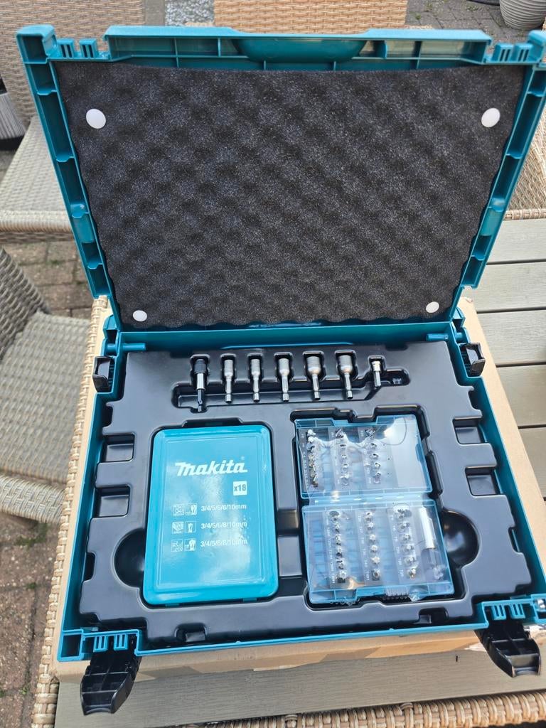 Makita boren- en bitset in Mbox, nieuw, Doe-het-zelf en Verbouw, Gereedschap | Boormachines, Ophalen, Nieuw