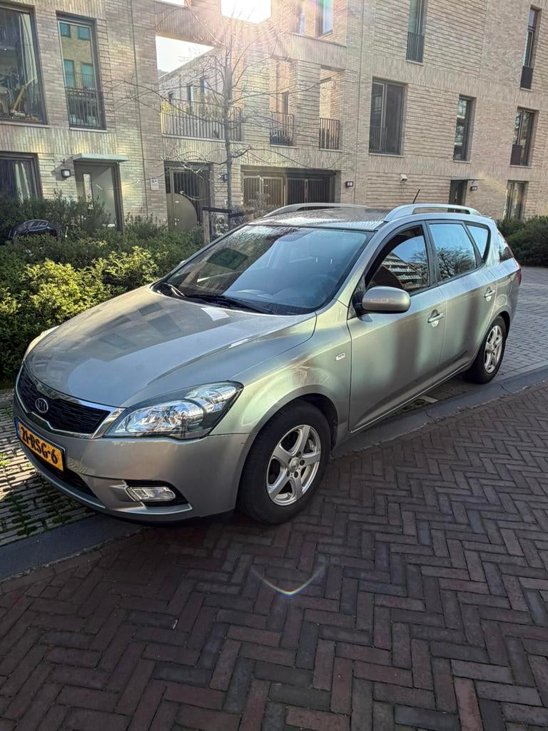 Kia (Pro) Cee d 1.4 Cvvt Sporty Wagon 2011 Grijs, Auto's, Kia, Particulier, (Pro) Cee d, Benzine, A, Stationwagon, Handgeschakeld
