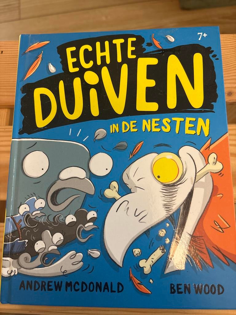 Echte Duiven in de Nesten, Ophalen of Verzenden, Gelezen, Fictie algemeen