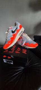 Nike Air Max 1 x Patta hyper crimson, Kleding | Heren, Schoenen, Overige kleuren, Verzenden, Nike, Nieuw