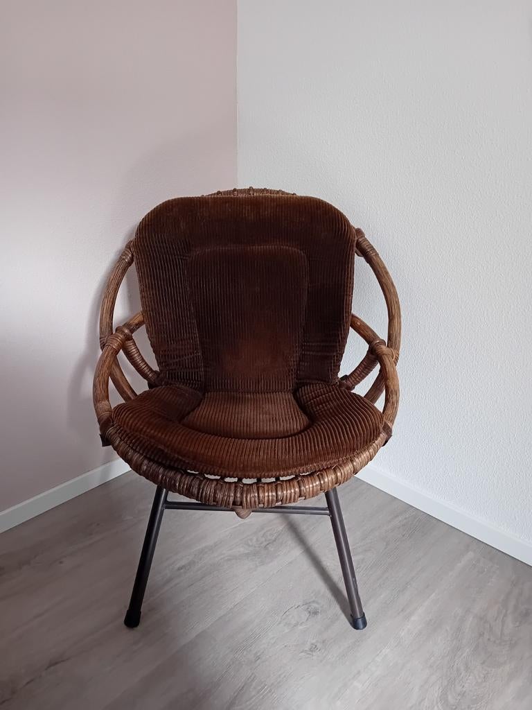 Vintage rotan stoeltje, Huis en Inrichting, Stoelen, Ophalen, Gebruikt, Bruin, Eén